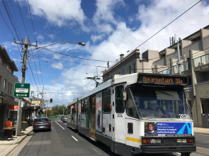 10A Brunswick Living Studio Close to APT and CBD Free Wifi Tram at Doorstep