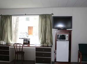 Aurora Inn And Motel