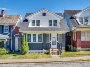 4 Mi to Dtwn: Pet-friendly Home in Pittsburgh