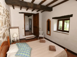 Holiday House with Pool & Large Garden Overlooking Lake near Tuscany