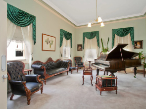 Merton Manor Exclusive Bed And Breakfast