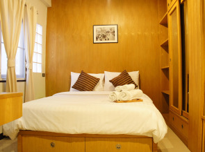 Ratchadamnoen Residence