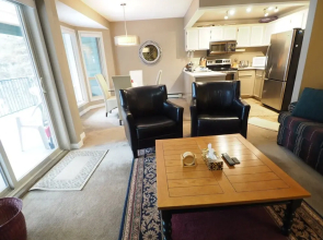 Clearview 803 2 Bedroom Condo by Redawning