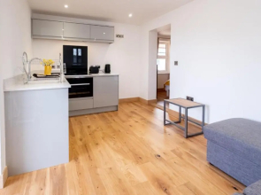 Oak – Three Tuns Apartments