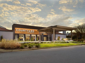Courtyard by Marriott Greenville Haywood Mall