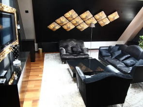 Royal Square Hotel & Suites