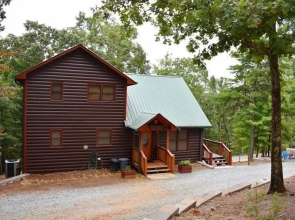 The Three Bear Lodge in Blue Ridge