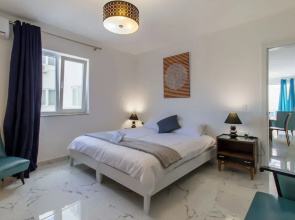 A Sunny Penthouse Modern 2 bdr - Sliema