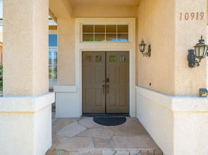 Bright Designer Home w Pool Near Everything