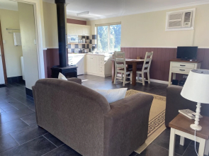 Manyat Peak Cottages