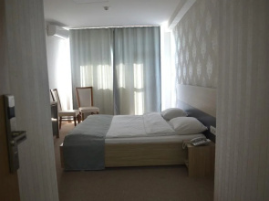 Roz Otel