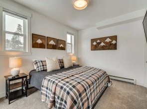 2 Mi to Rmnp: Mtn-view Grand Lake Loft!