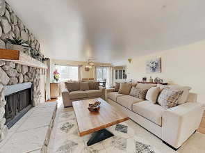 Tree-top Getaway W/ Forested Views & Elevated Deck 3 Bedroom Home
