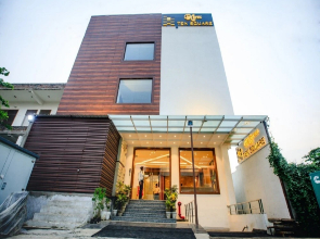 HOTEL TEN SQUARE - 5 Minutes from The Taj Mahal