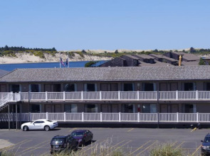 River House Inn, a Baymont by Wyndham