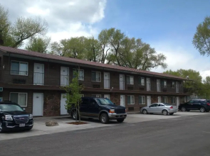 Stagecoach Inn & Suites