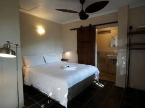 Villa La Mercy Guest Suite