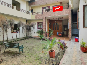 OYO Flagship 70112 Corner Guest House