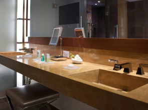 JW Marriott Marquis Miami