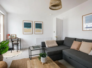 Picnic Cottage - luxury period home 2min walk to the beach