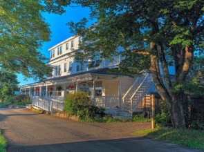 East Wind Inn on the Water