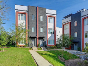 Nashville Townhome w/ Rooftop Balcony & Game Room!