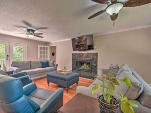 2 Mi to Clemson: Central Villa w/ Deck, Near Lakes