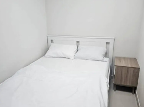 3 Min Walk To Dubai Mall Lux Hostel