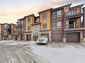 New Listing! New-build , Near Shops & Dining 2 Bedroom Condo