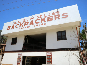 Alexzus Backpacker Travel Lodge