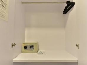 Ratchadamnoen Residence