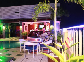 Patong Hemingway's Hotel