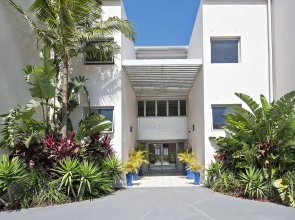 Shoal Bay Beachclub Apartments