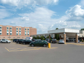 Clarion Hotel & Suites