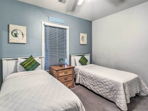 3 Mi to Beach & Golf: Resort Condo in Myrtle Beach