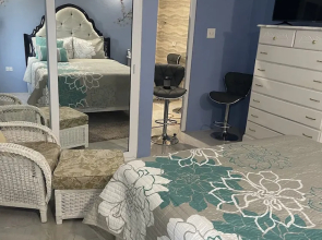 Palm palace at Rockville