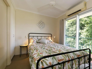 Charming CBD Apt 3bd 2bth - walk to Waterfront