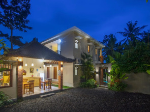 Buah Naga Sari Guest House