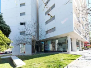 LovelyStay - Casas Brancas - Modern Apartment with Balcony & free private parking
