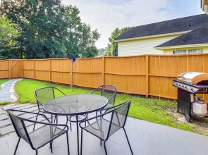 Soothing Savannah Townhome With Patio!