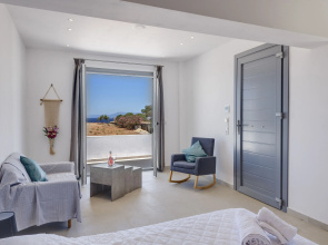 Chrysonisos Suites