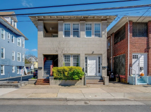 2 Blocks to Ventnor City Beach: Pet-friendly Gem!
