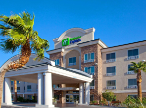 Holiday Inn Express Las Vegas - Stadium Area by IHG