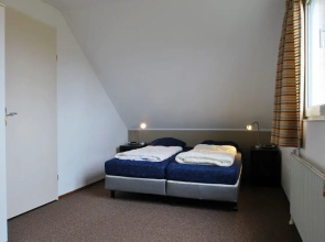 Nice Holiday Home on the Water in Friesland