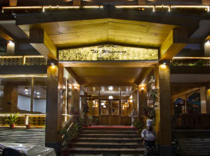 The Whispering Inn Resort & Bar Old Manali