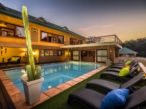 Bambuu Lakeside Lodge