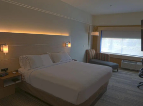 Holiday Inn Express Hotel & Suites Monroe