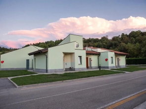 Room in Guest Room - Spacious Double Room in Alba