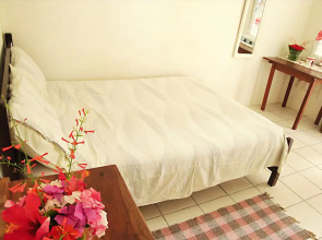 Blue Wave Guest House