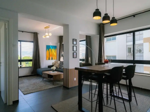 Chic City Center Stay With Stunning View